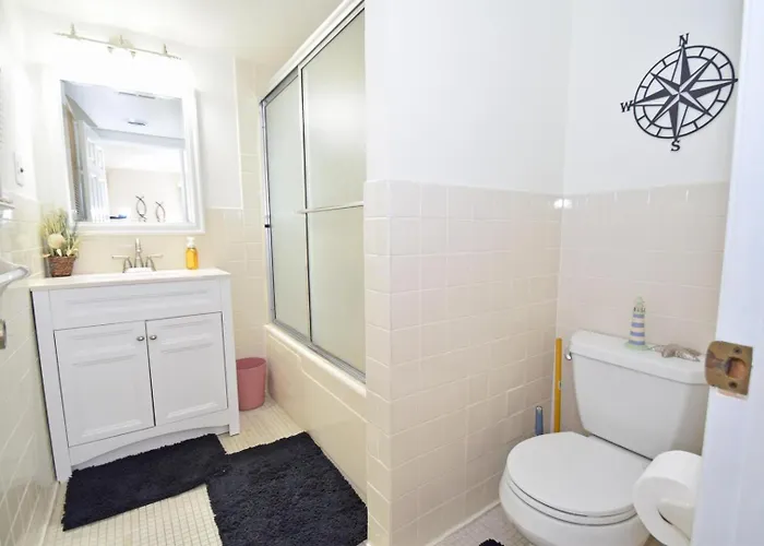 Coral Ridge 1 Apartment