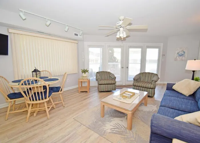 Coral Ridge 1 Apartment